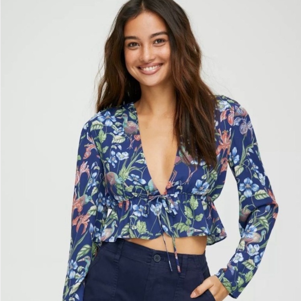 Aritzia / Sunday Best Kimberly Cropped Tie Front Cropped Blouse